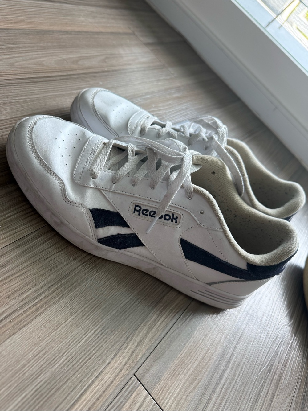 Reebok Men's White and Navy Low-Top Sneakers